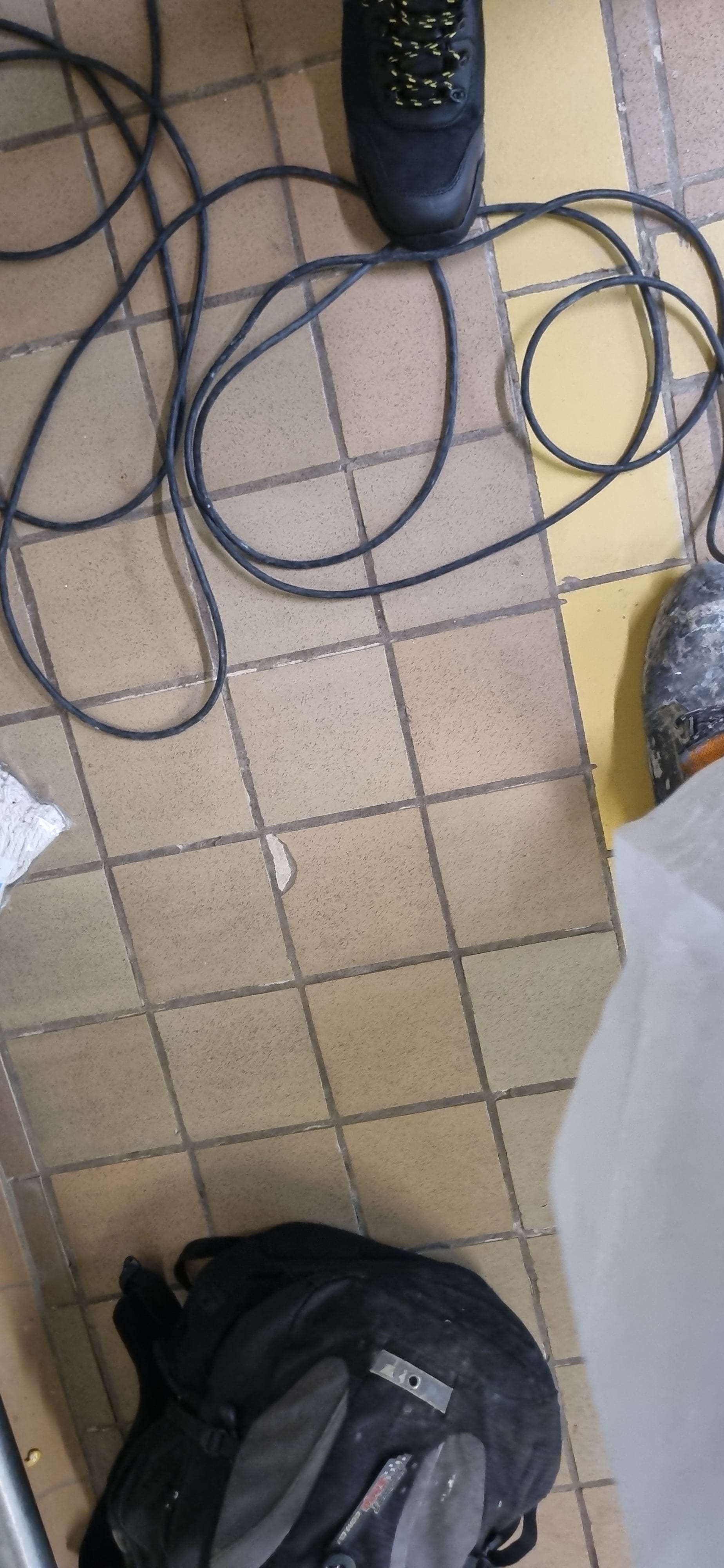 Detalle de acabados — Crepes & Waffles — Mantenimiento multisede — APLOSS