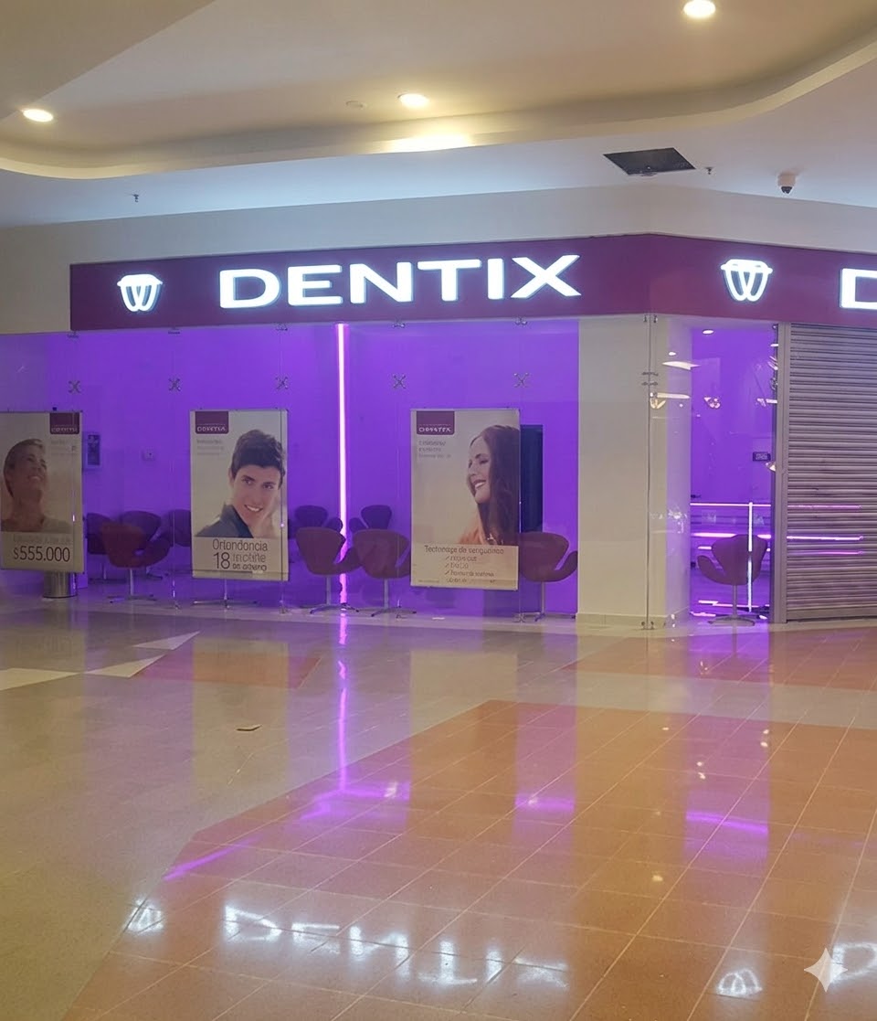 Interior local Dentix con acabados y mobiliario — APLOSS
