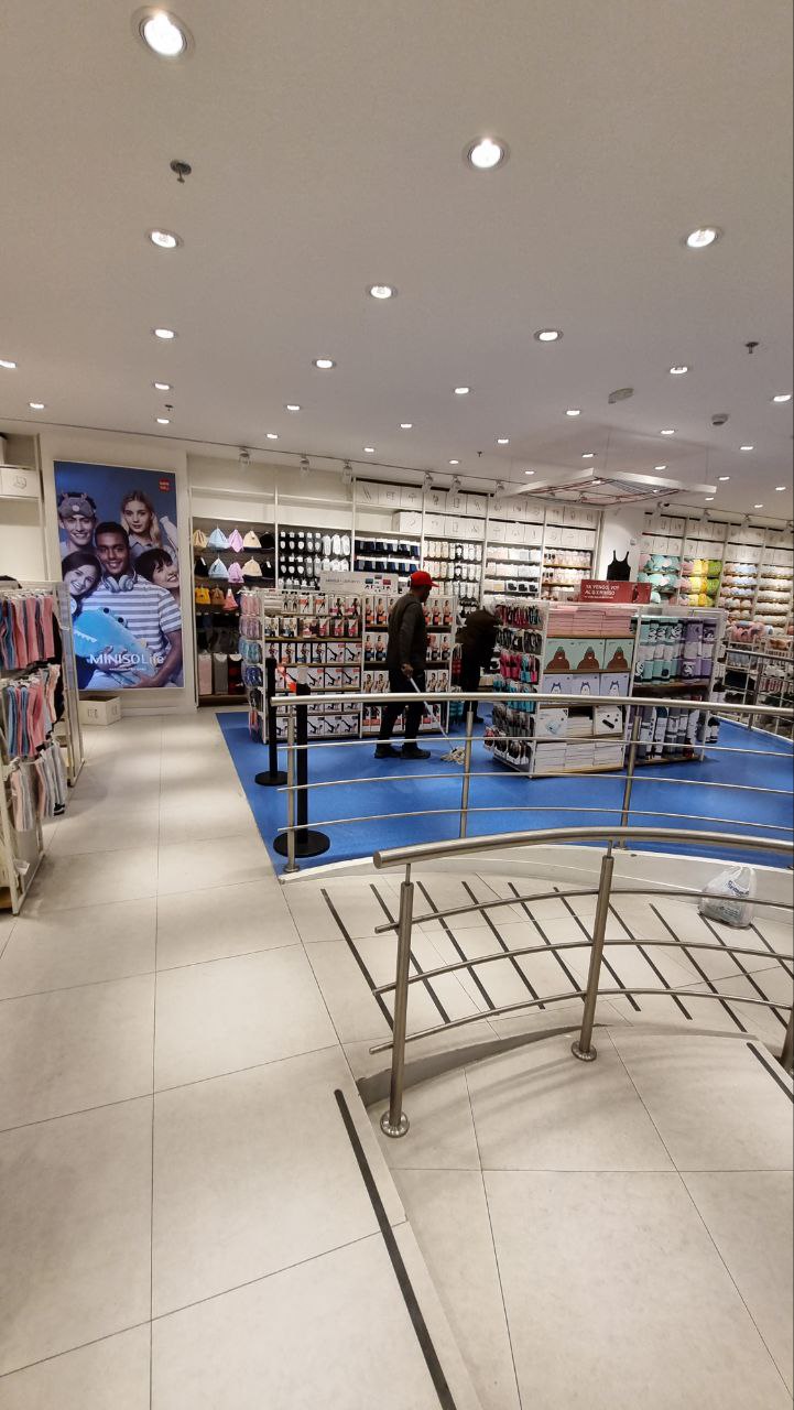 Espacio entregado — MINISO — Calle 93 — APLOSS